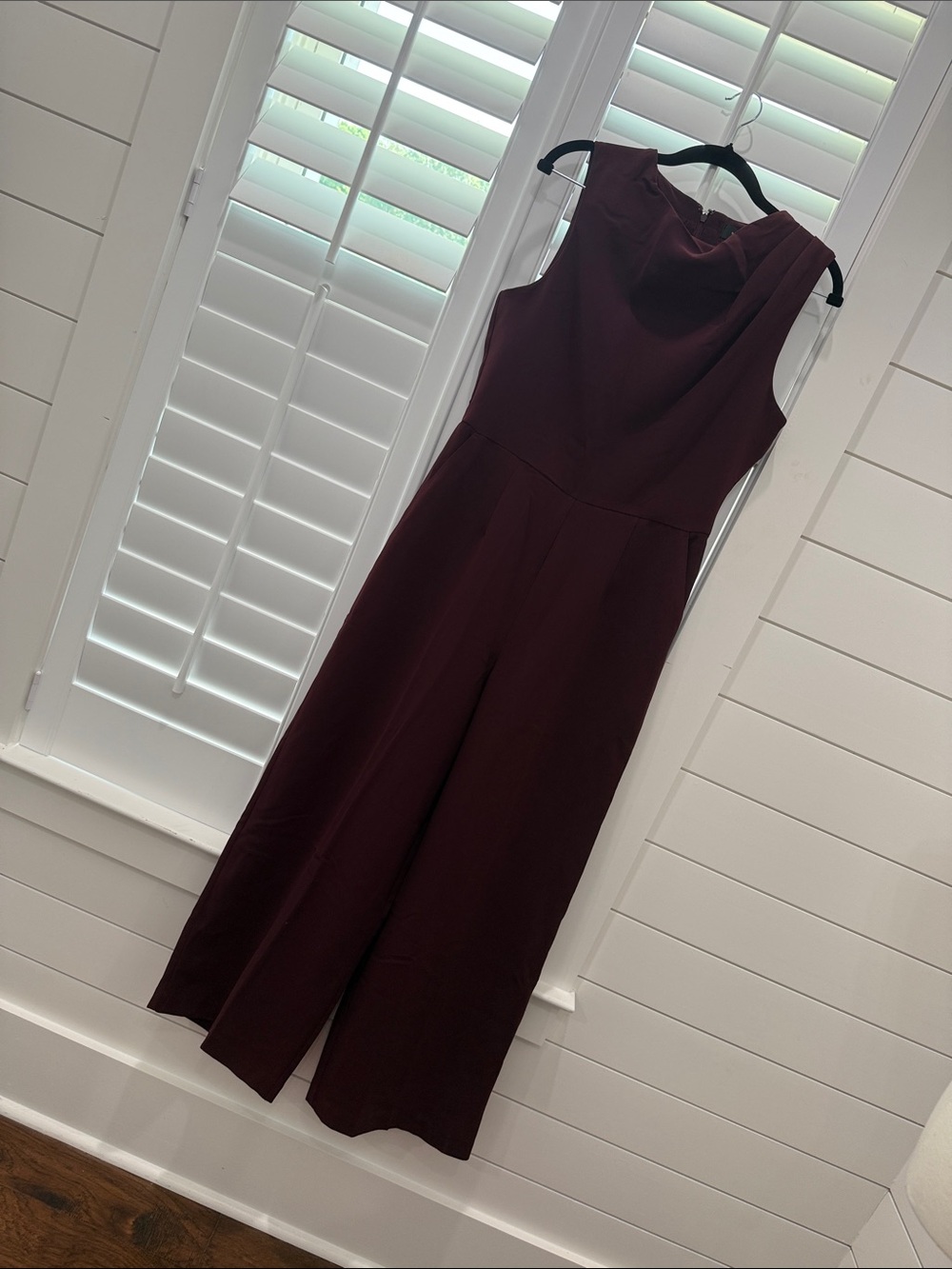 Banana Republic Burgundy Wide-Leg Jumpsuit – Size 8